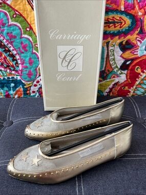 Carriage Court Metallic Gold Star Ballet Flats—NIB